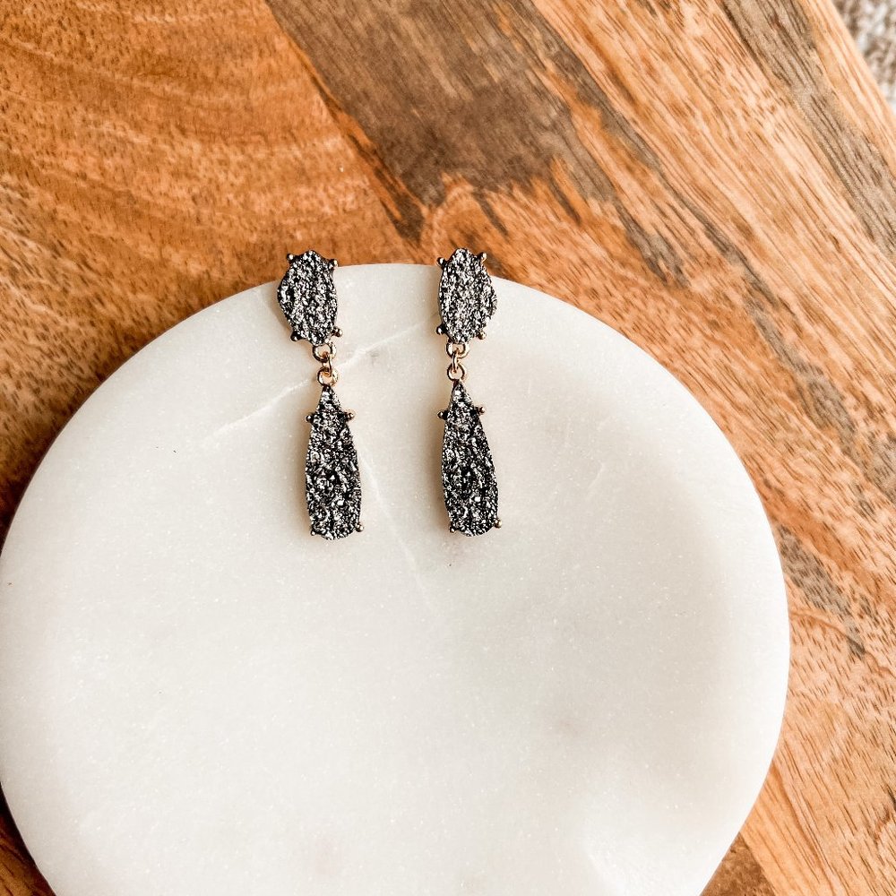 THE ELIZA DRUZY DROP EARRINGS SILVER